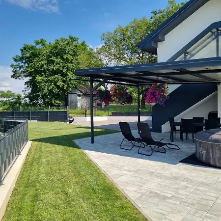 Villa Kuca Za Odmor Kodba à Strigova Extérieur photo